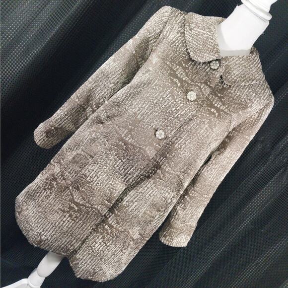 Carmen Marc Valvo Jackets & Blazers - CARMEN MARC VALVO! TAUPE, CREAM, BLACK, GOLD PEARL & JEWEL BUTTON JACKET! SZ M